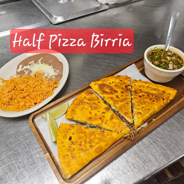 Half Pizza Birria.