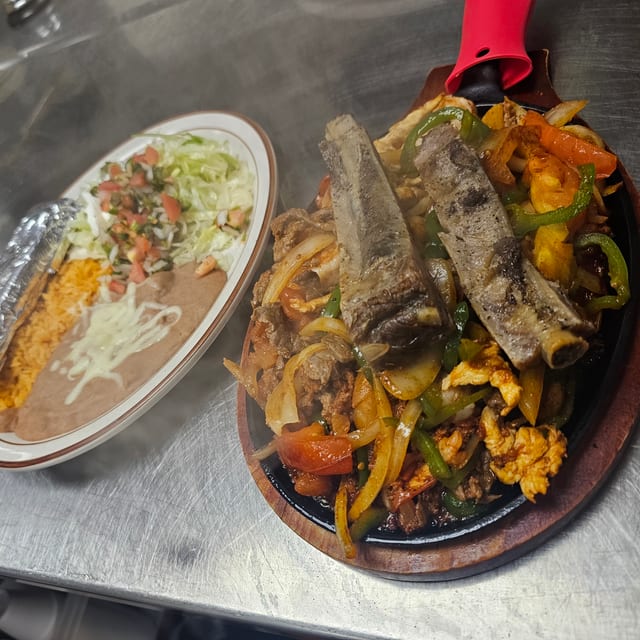 Parillada Deluxe Fajita.