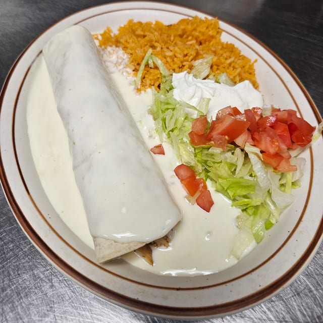 Lunch Burrito Con Crema.