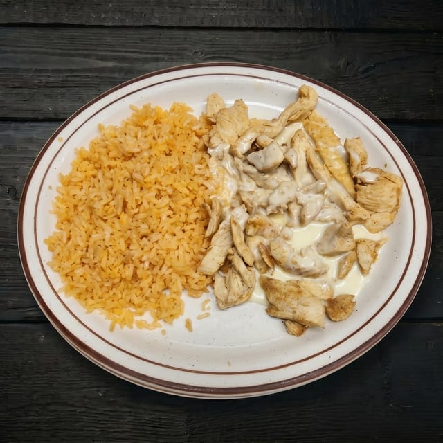 Lunch Arroz / Pollo or Carne.